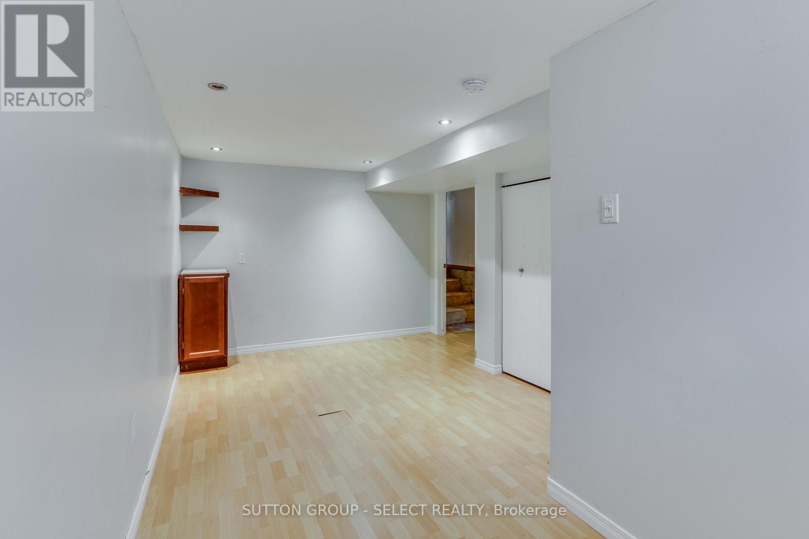 119 METCALFE CRESCENT - 40