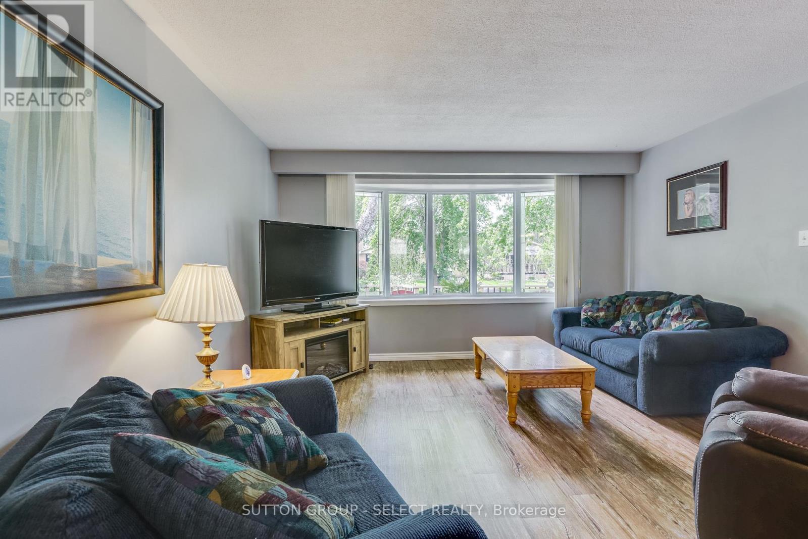 119 METCALFE CRESCENT - 8