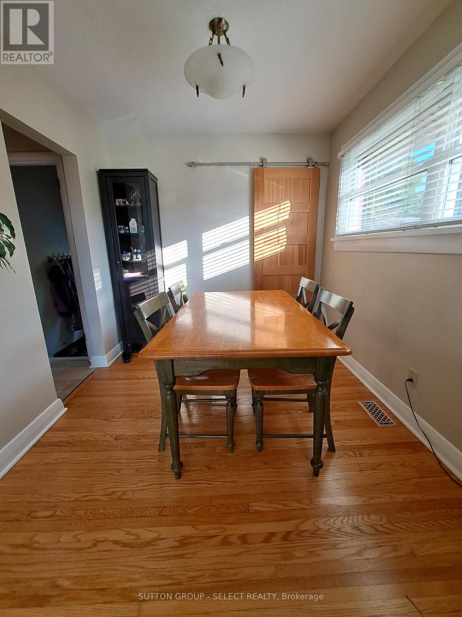 332 RIDGEWOOD CRESCENT - 6