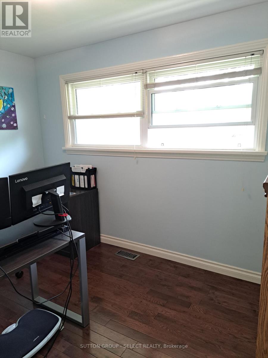 332 RIDGEWOOD CRESCENT - 9
