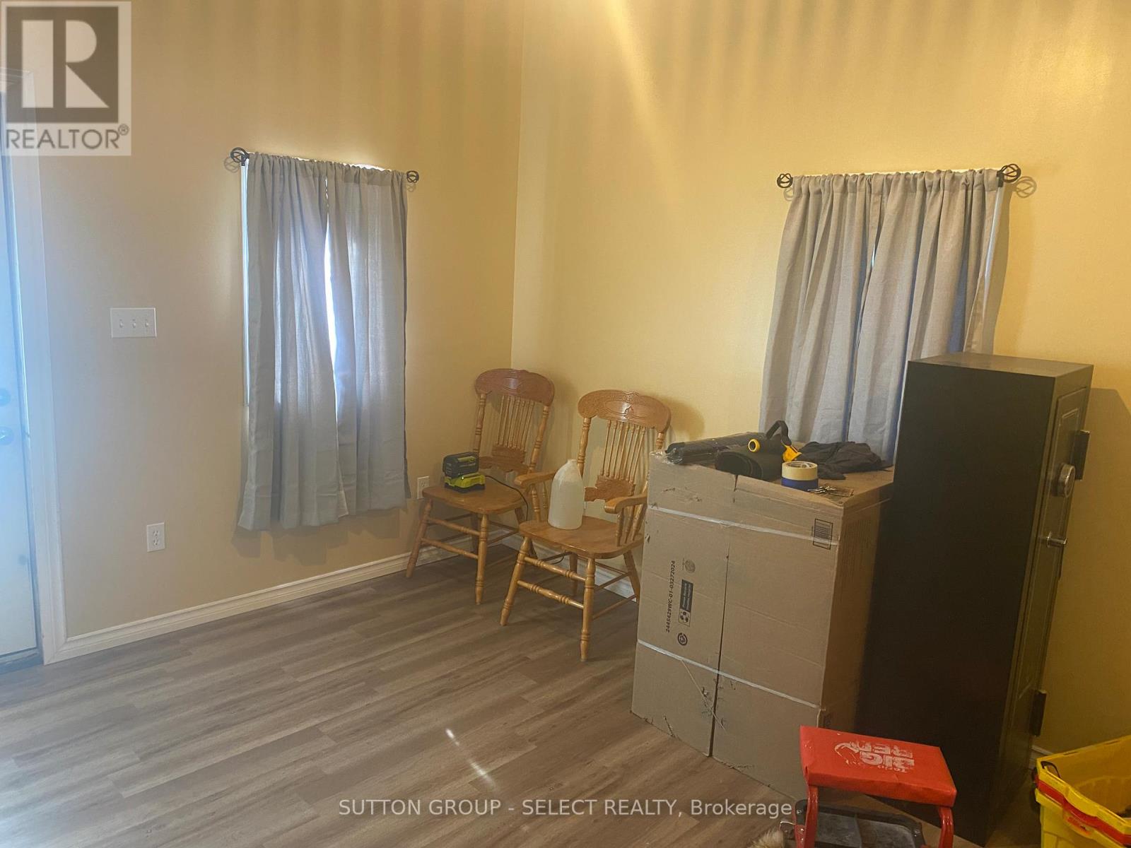 9 PRINCE ALBERT STREET - 9