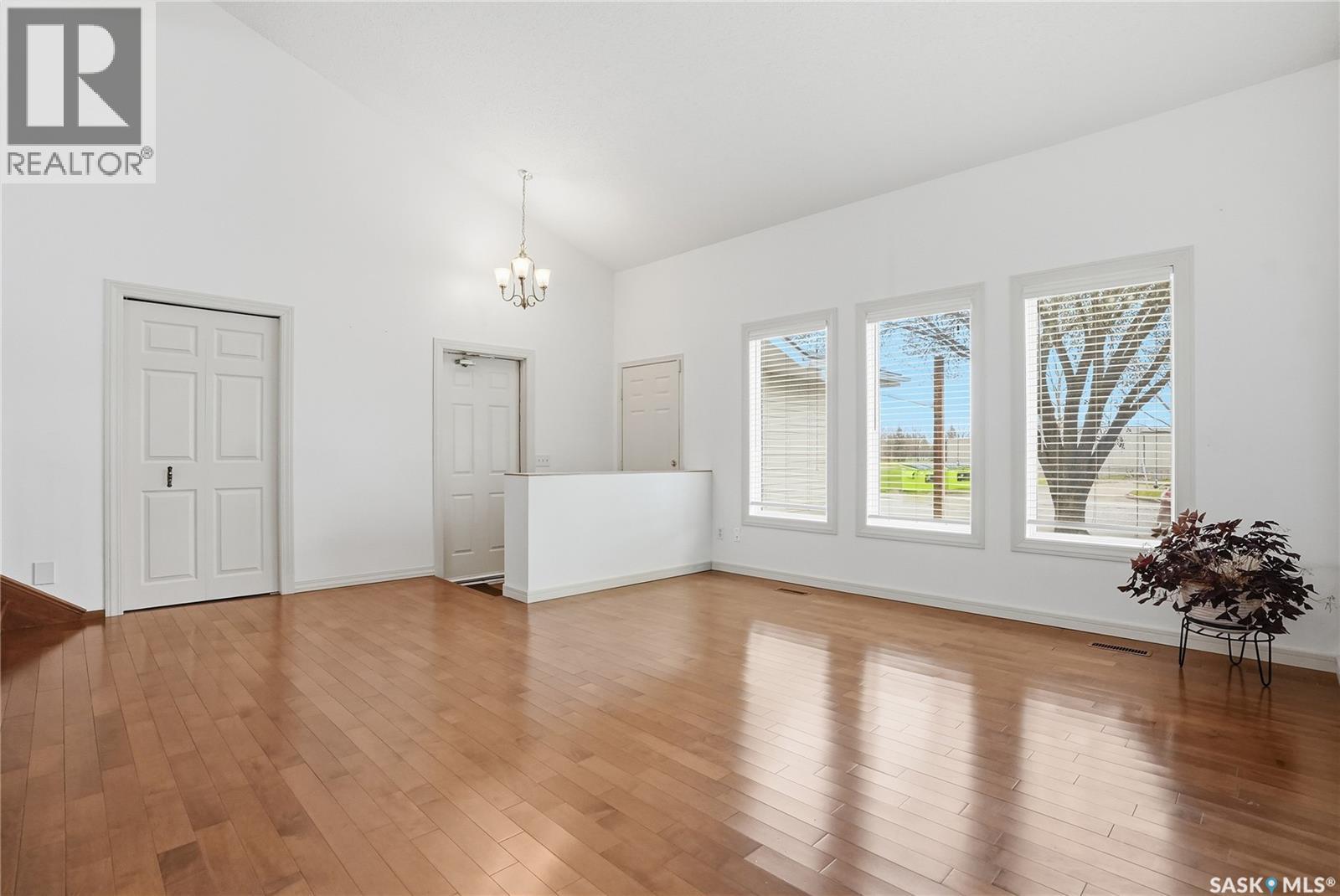 314 Waterbury ROAD - 6