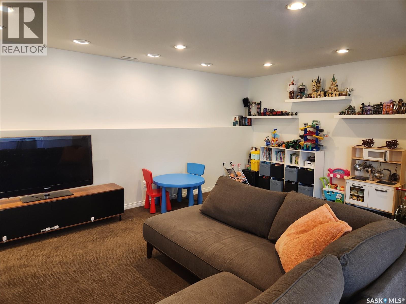 223 Adilman DRIVE - 20