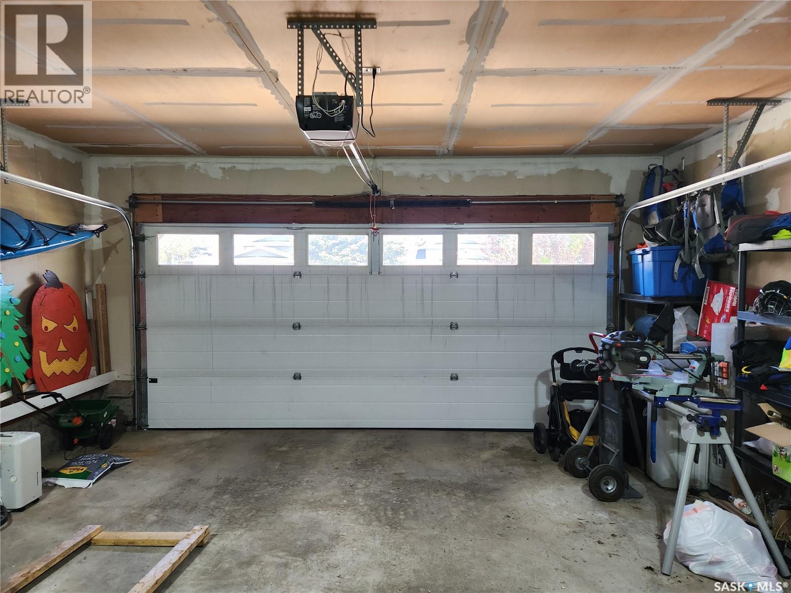 223 Adilman DRIVE - 32