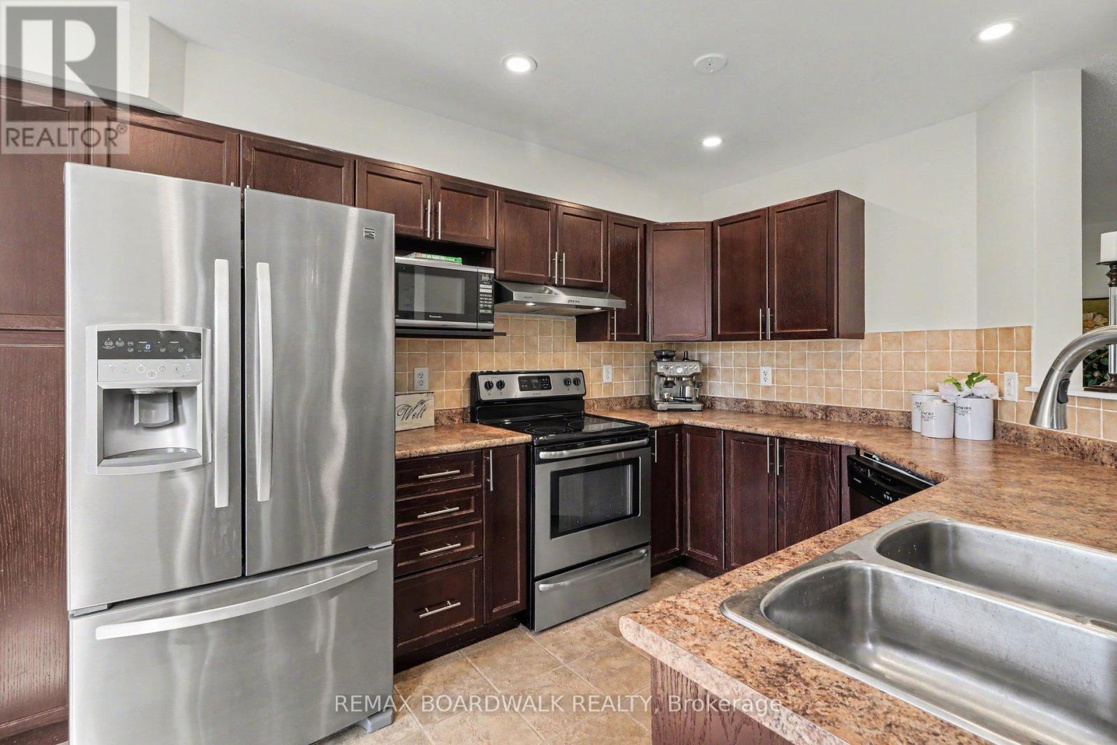 350 ROLLING MEADOW CRESCENT - 11