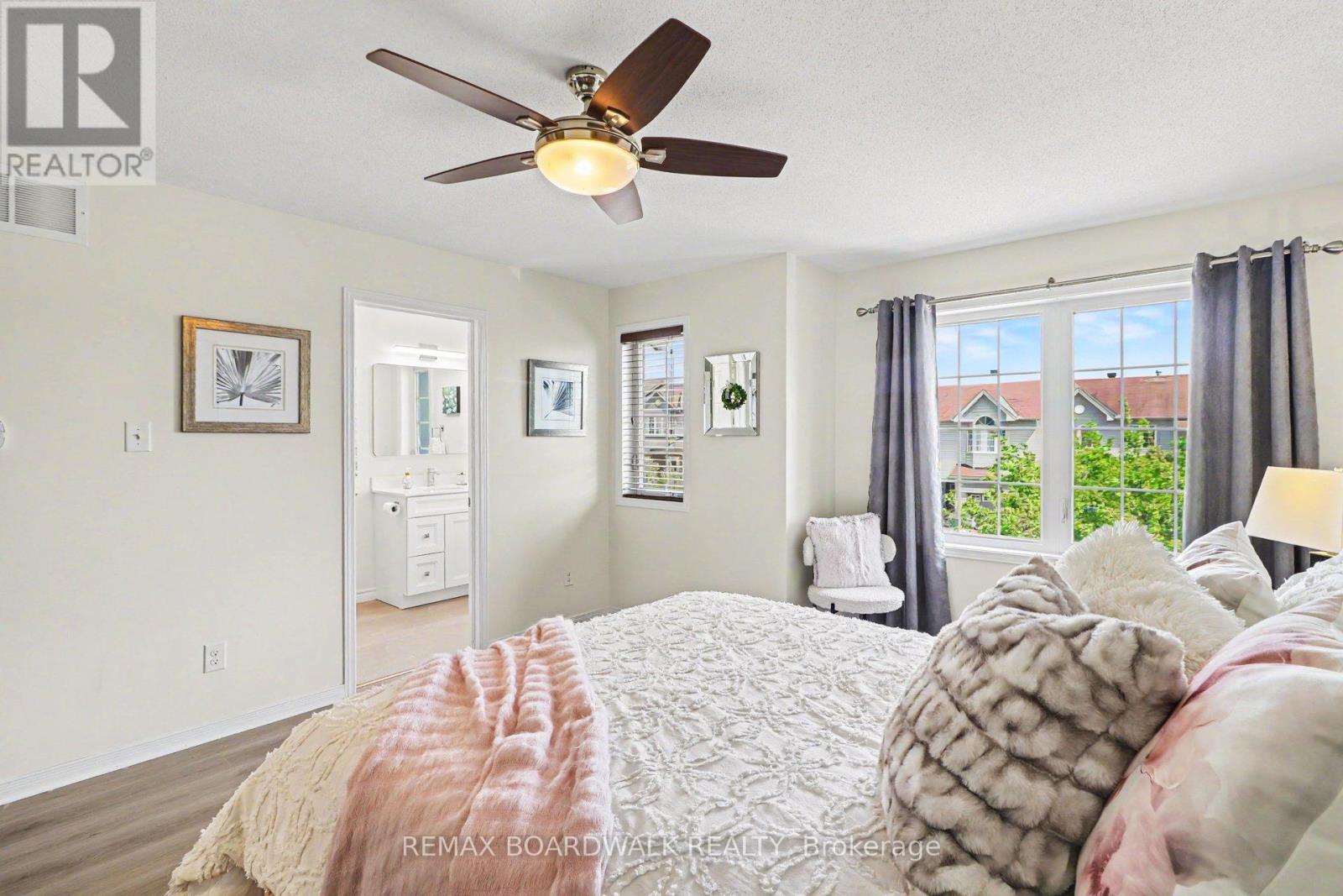 350 ROLLING MEADOW CRESCENT - 18
