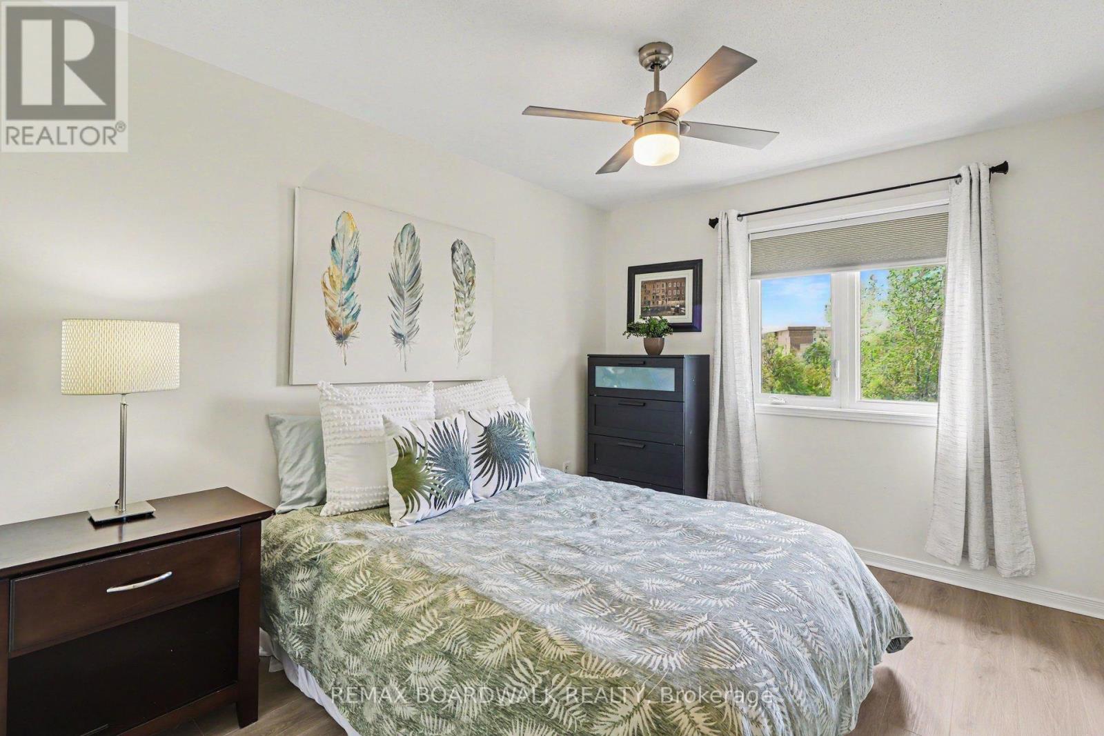 350 ROLLING MEADOW CRESCENT - 20