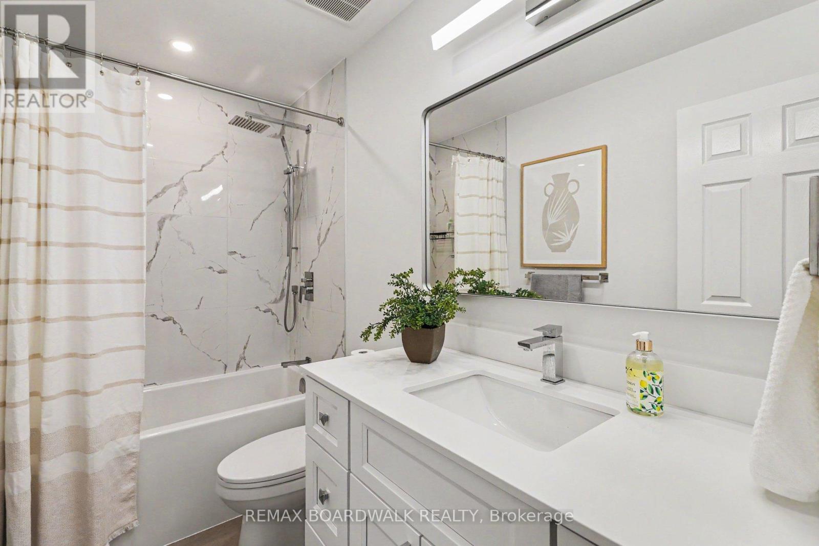 350 ROLLING MEADOW CRESCENT - 22