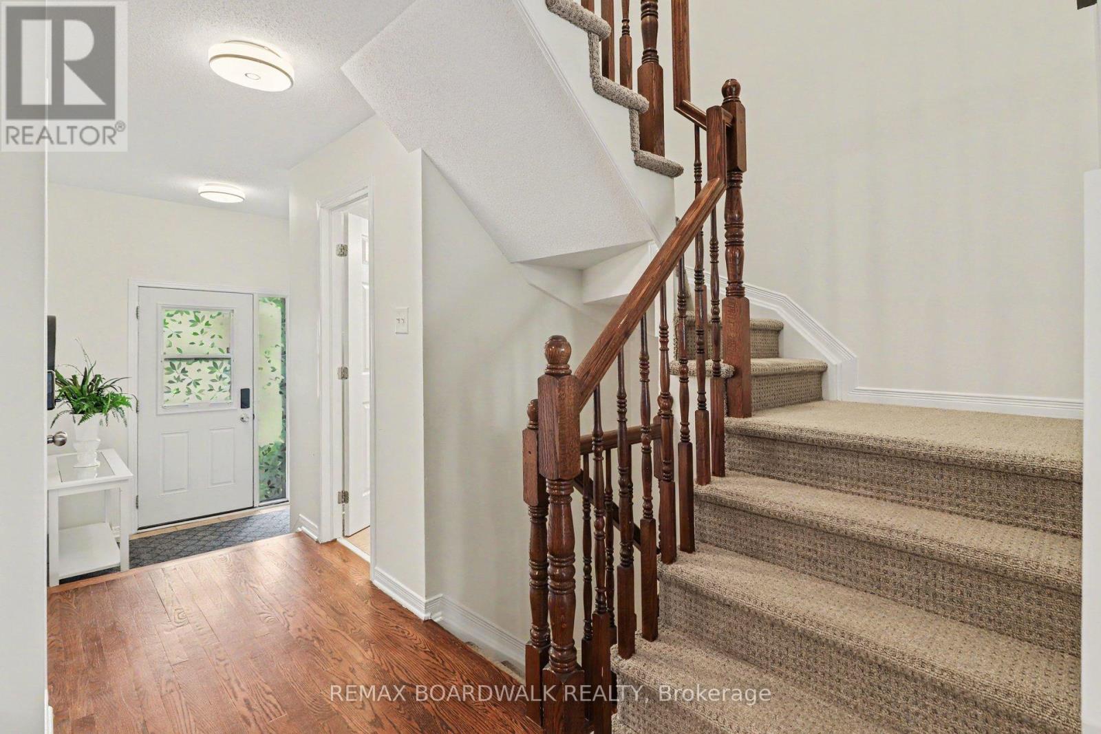 350 ROLLING MEADOW CRESCENT - 4