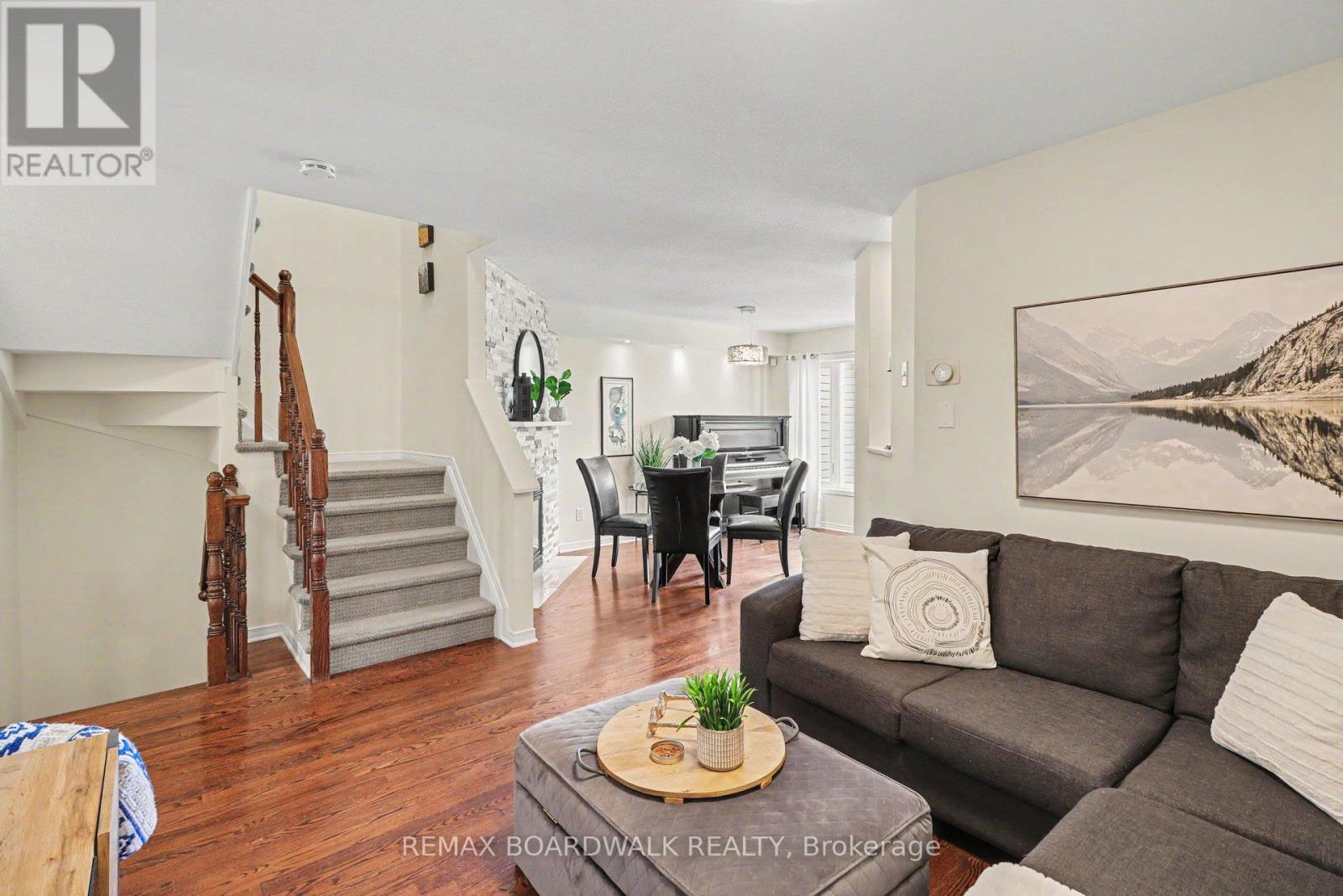 350 ROLLING MEADOW CRESCENT - 5
