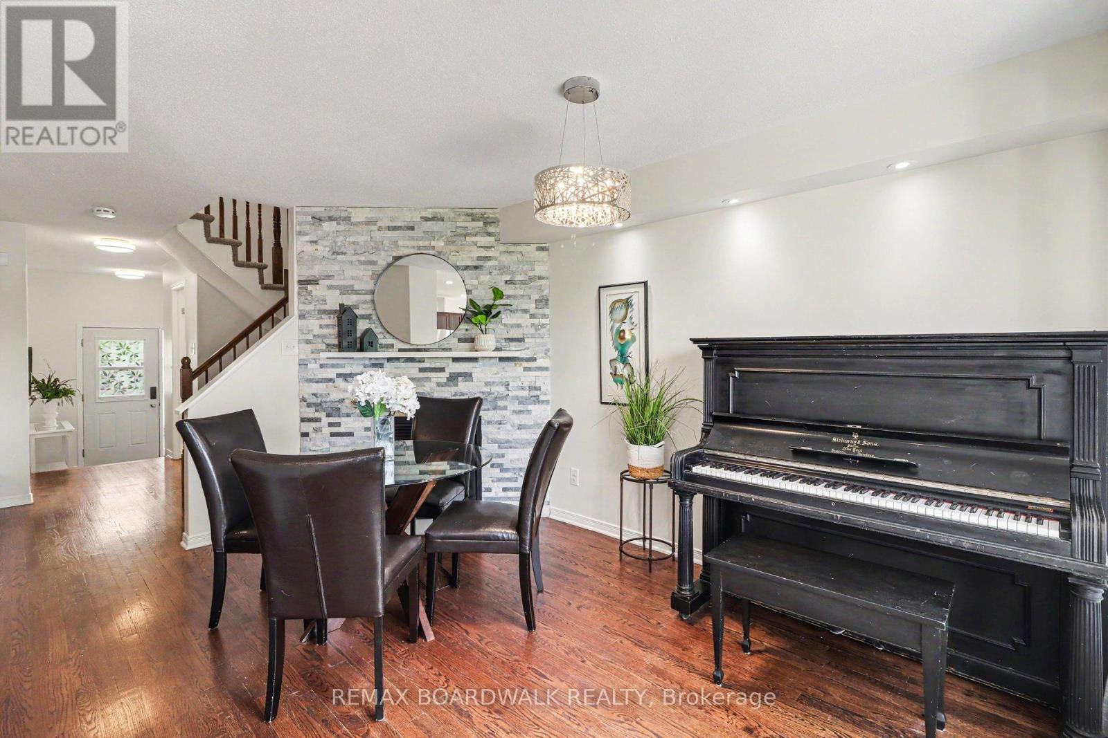 350 ROLLING MEADOW CRESCENT - 8