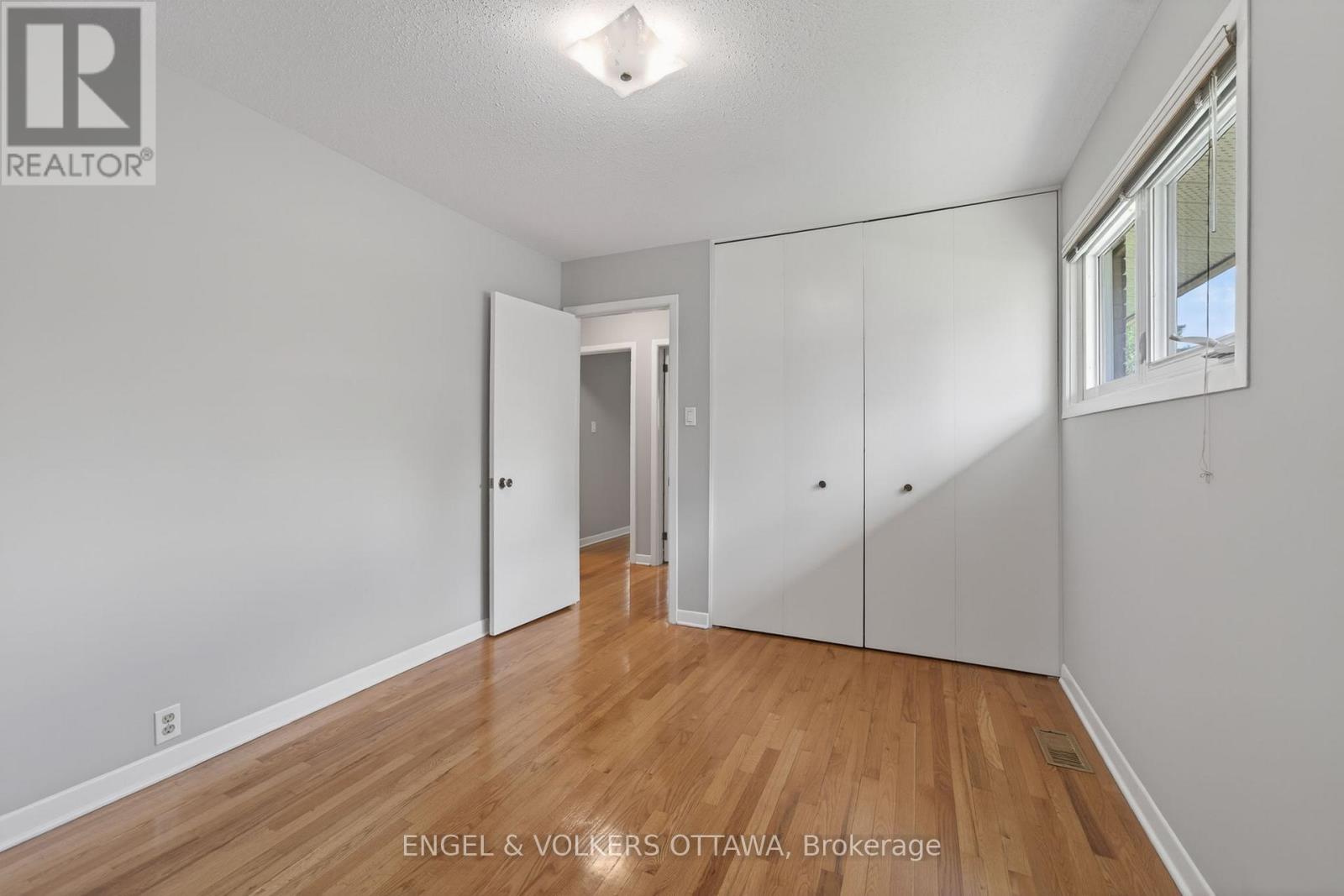 62 WIGAN DRIVE - 21
