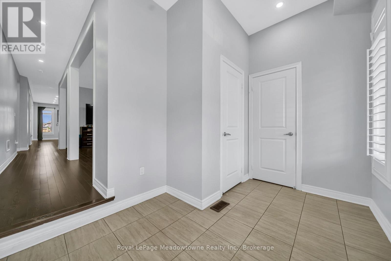 2218 LOZENBY STREET - 4