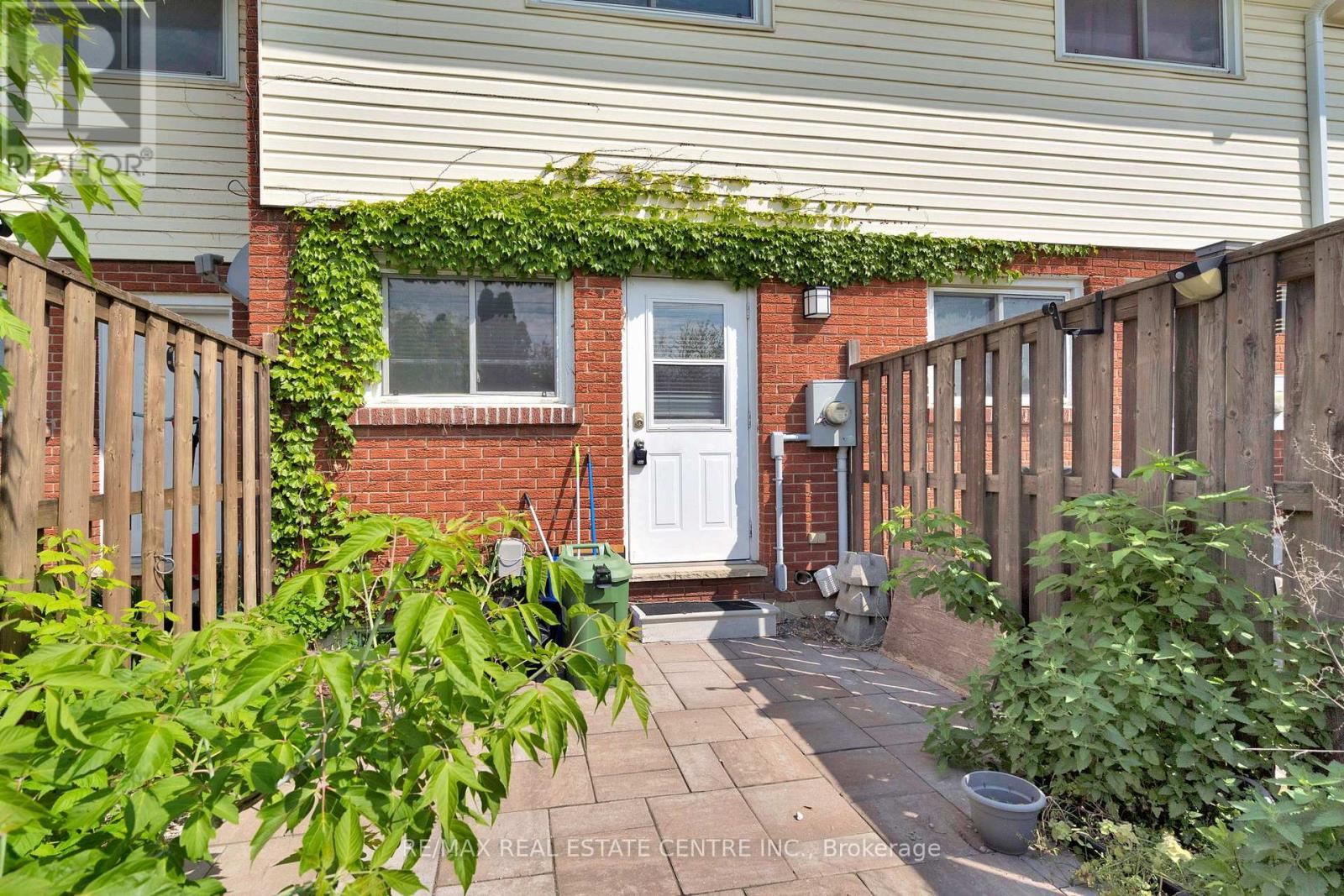 #D 71D WELLESLEY CRESCENT - 28