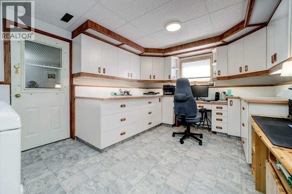 31 Red Crow Boulevard W - 25