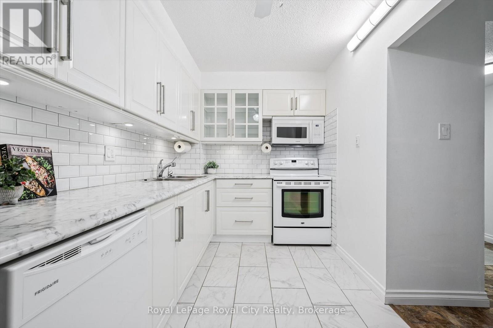#607 93 WESTWOOD ROAD - 16