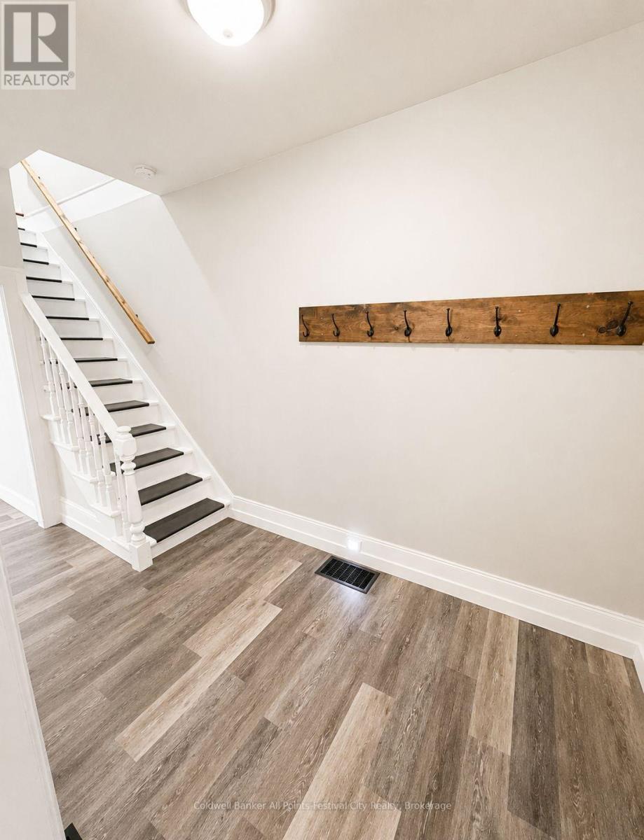 100 JOHN STREET E - 10