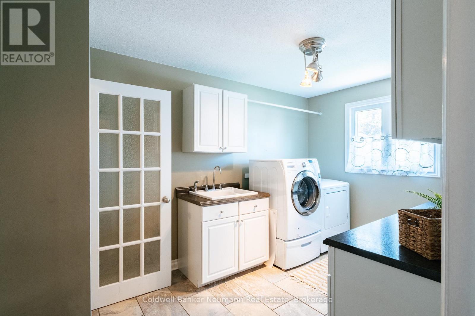16 SUZANNA DRIVE - 7
