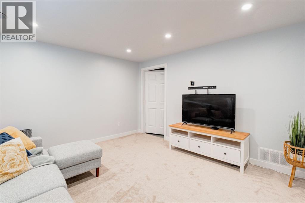 3529 3 Avenue SW - 36