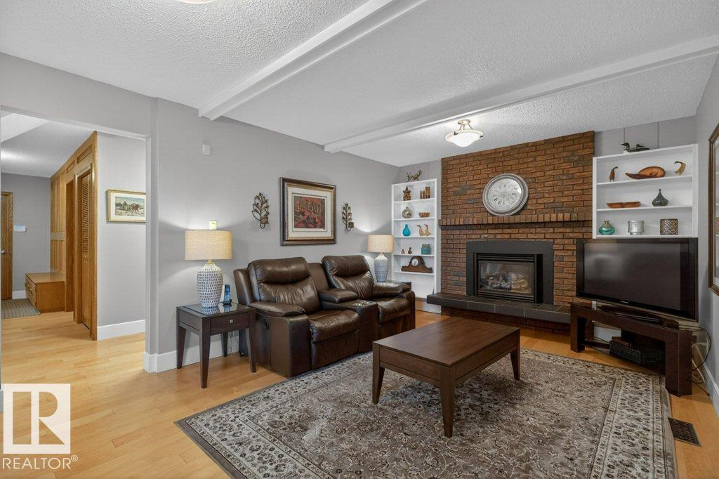 18312 67 AV NW - 21