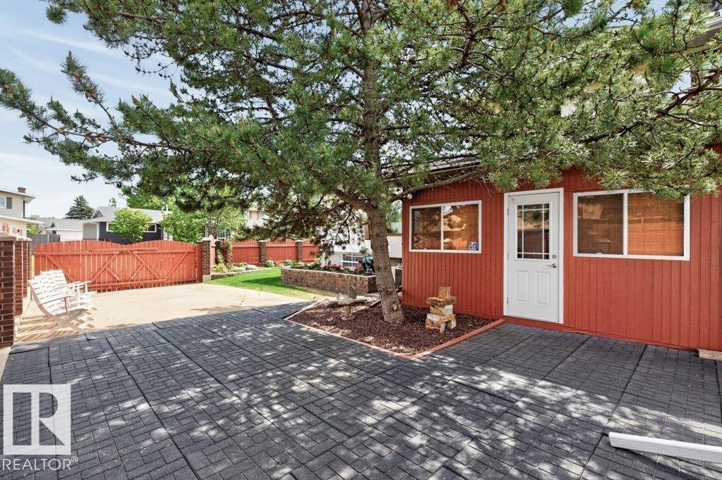 18312 67 AV NW - 43