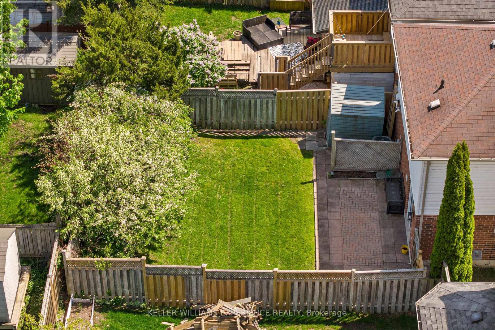 72 RUNDLE CRESCENT - 22