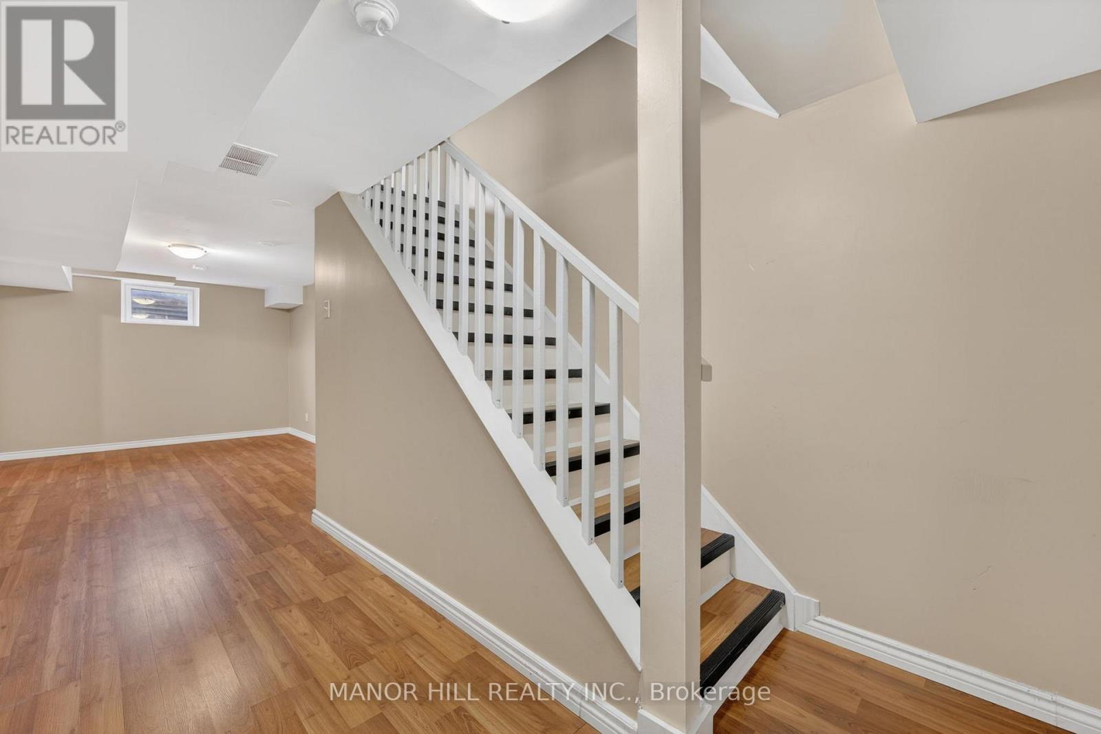 62 MONARCHY STREET N - 12