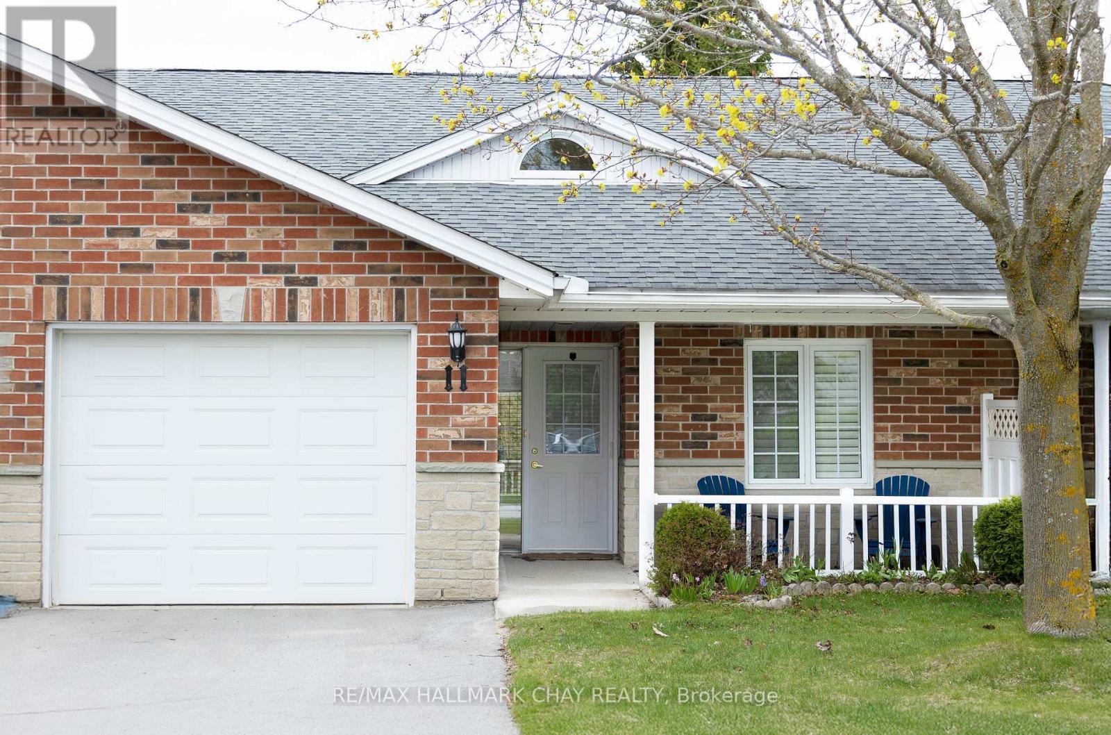 #11 275 HURON STREET - 1