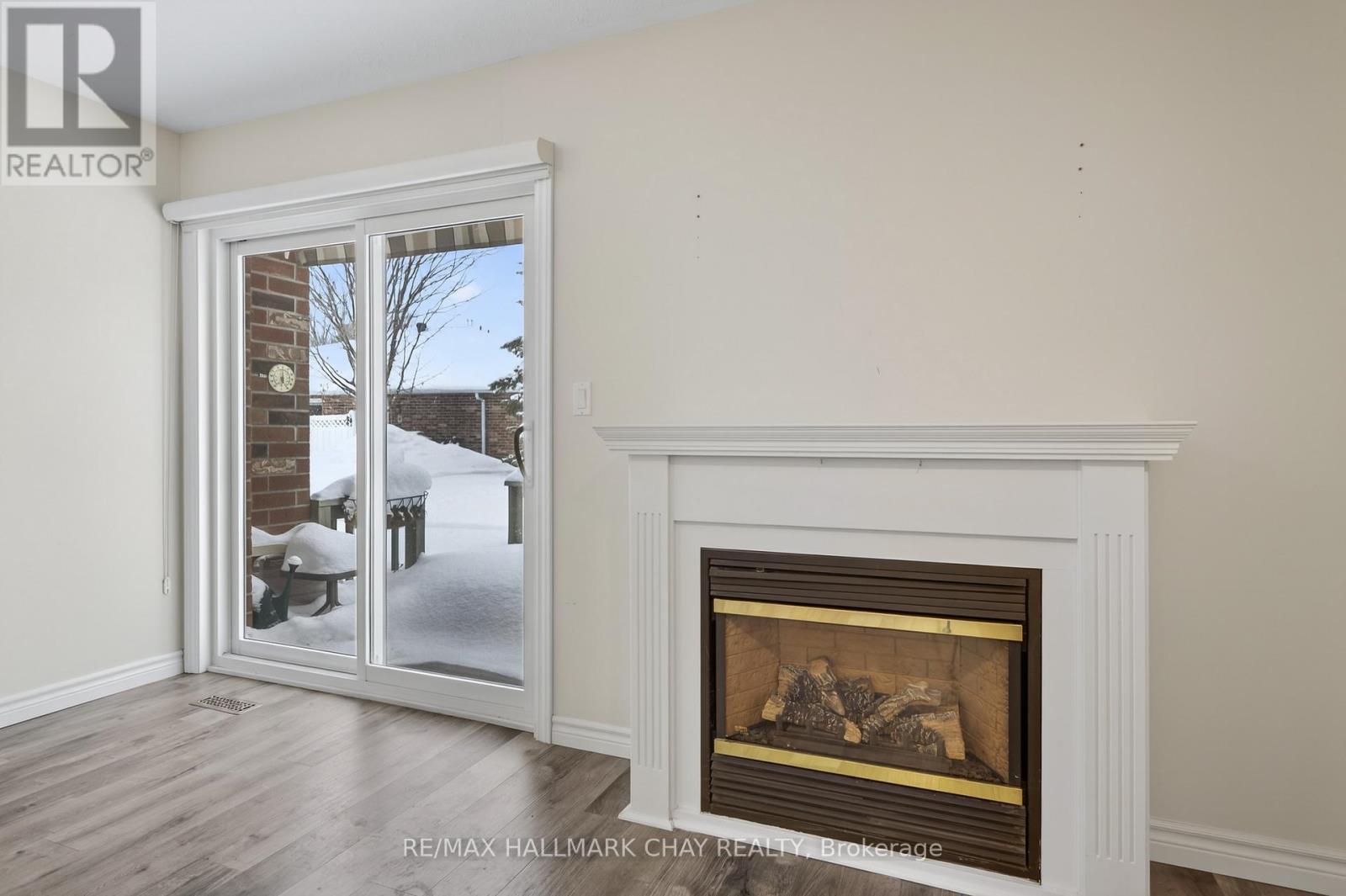 #11 275 HURON STREET - 14