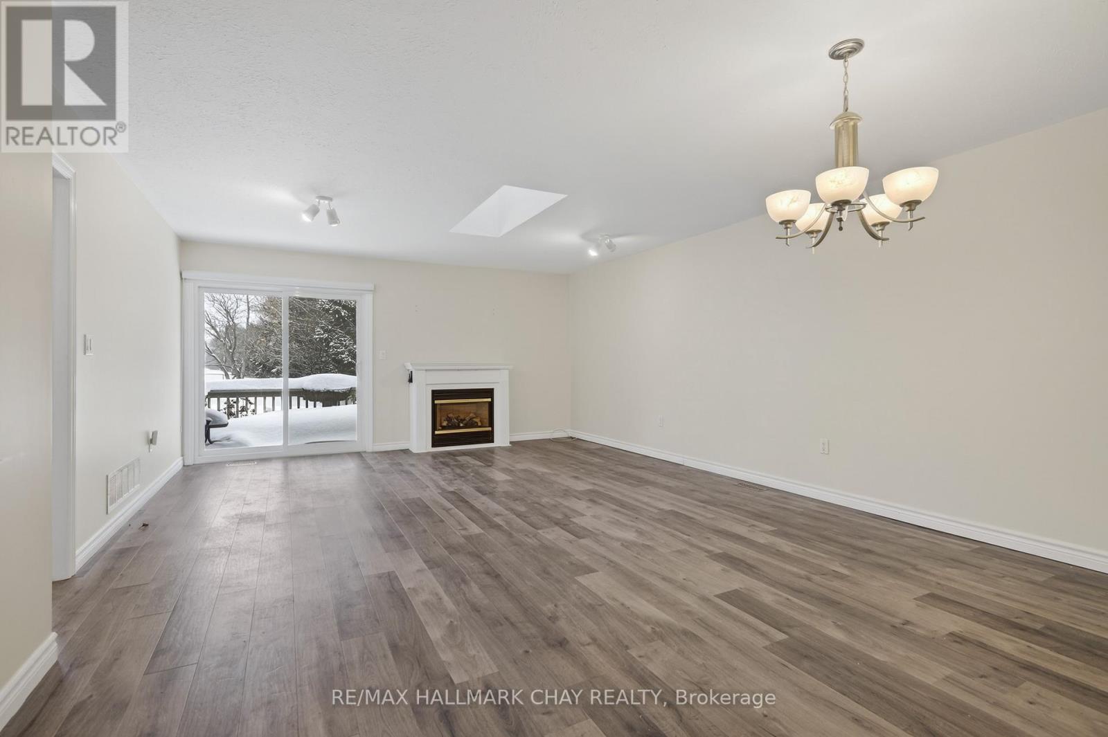 #11 275 HURON STREET - 15