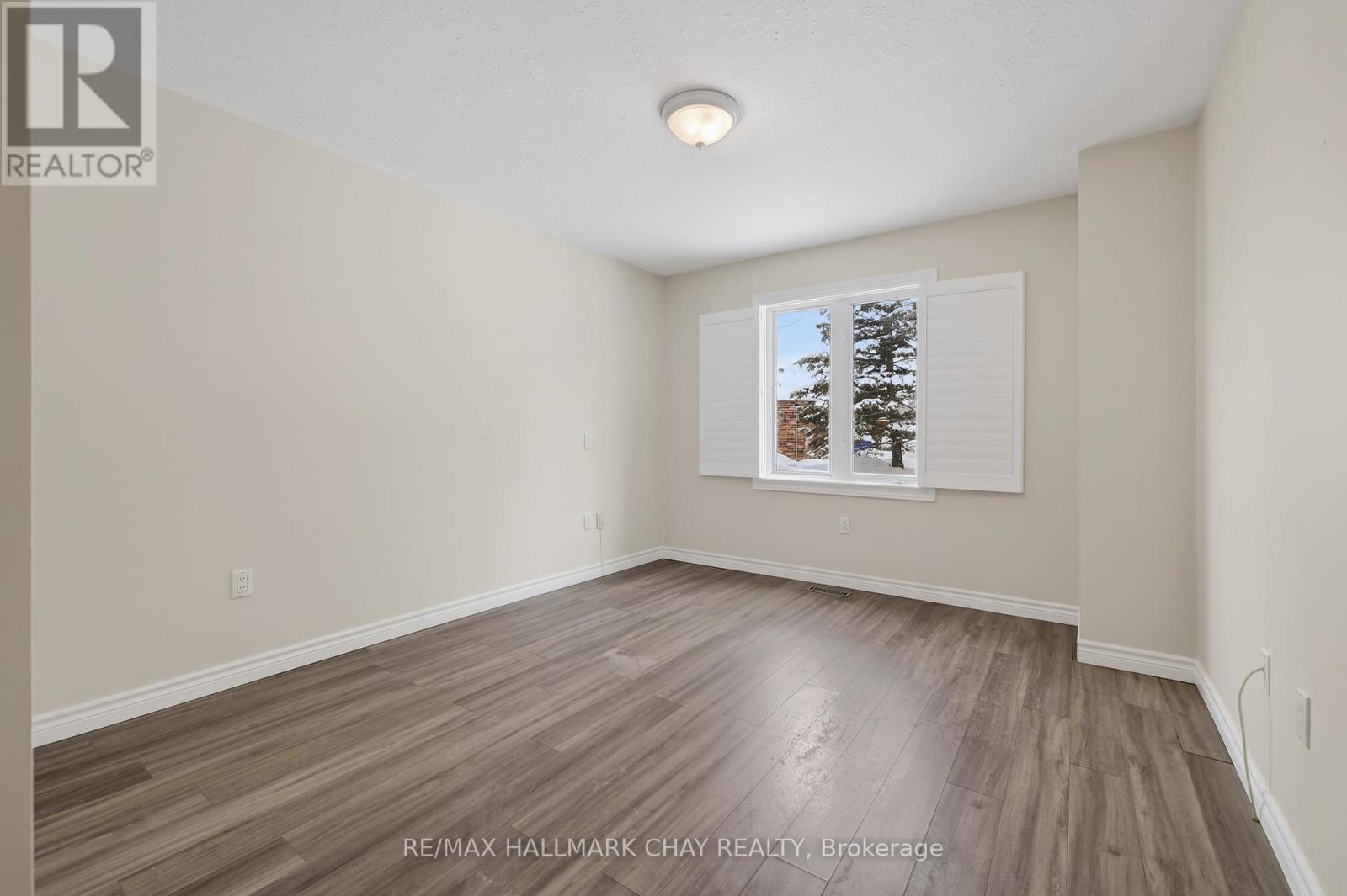 #11 275 HURON STREET - 17