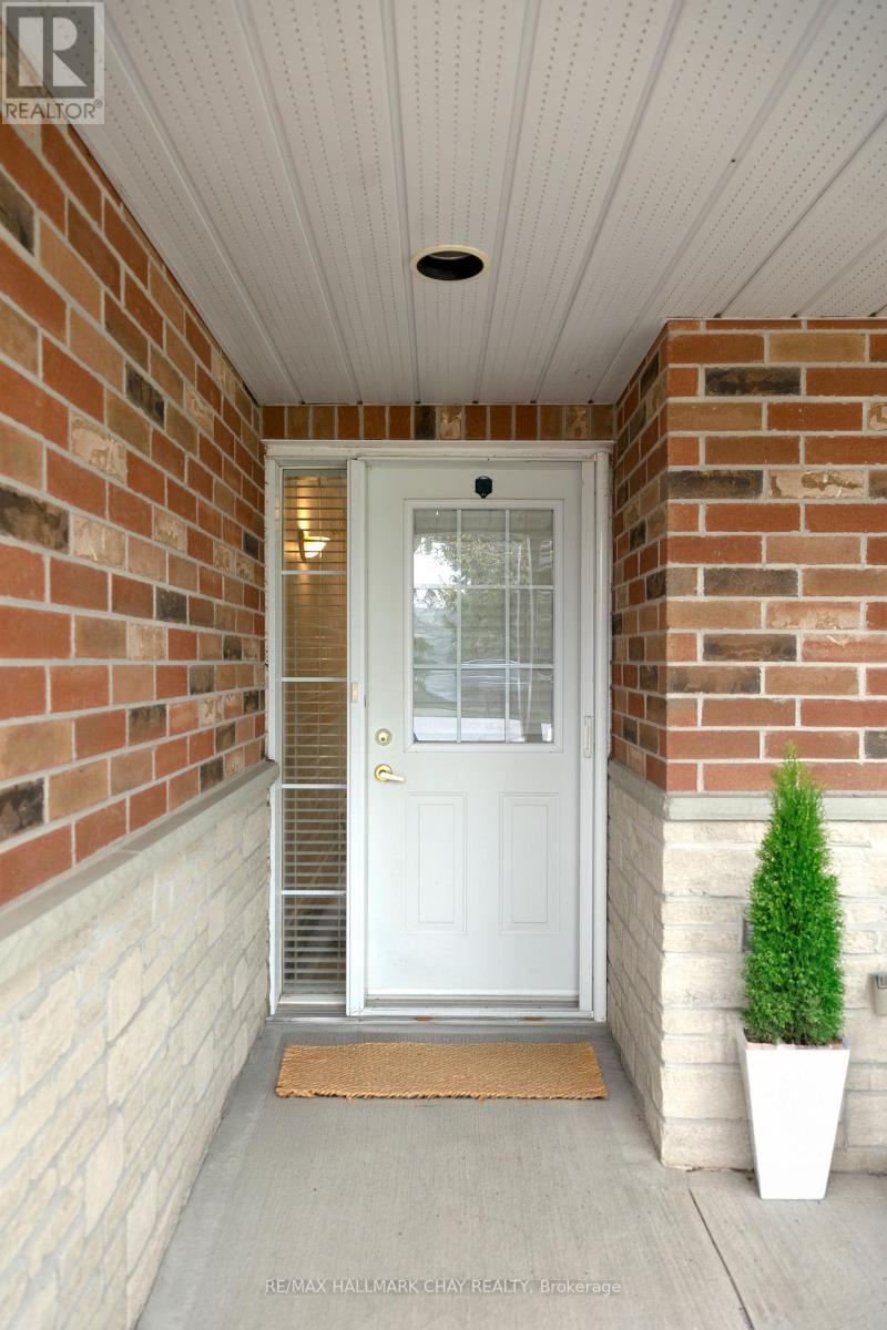 #11 275 HURON STREET - 2