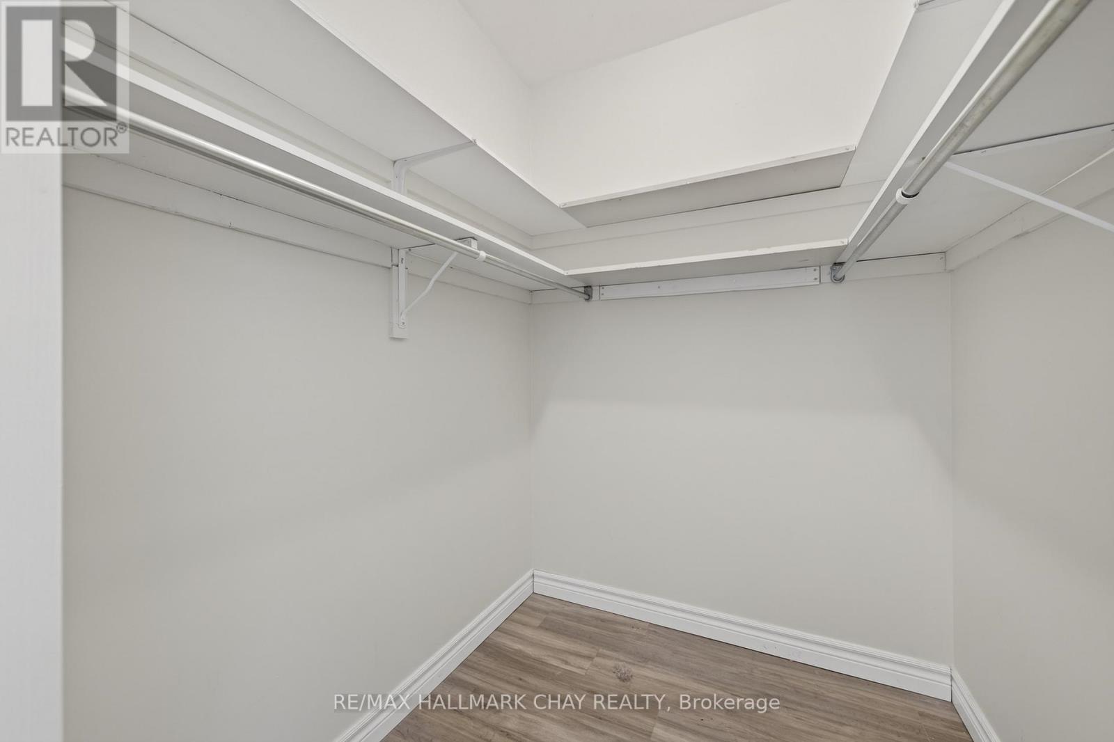 #11 275 HURON STREET - 20