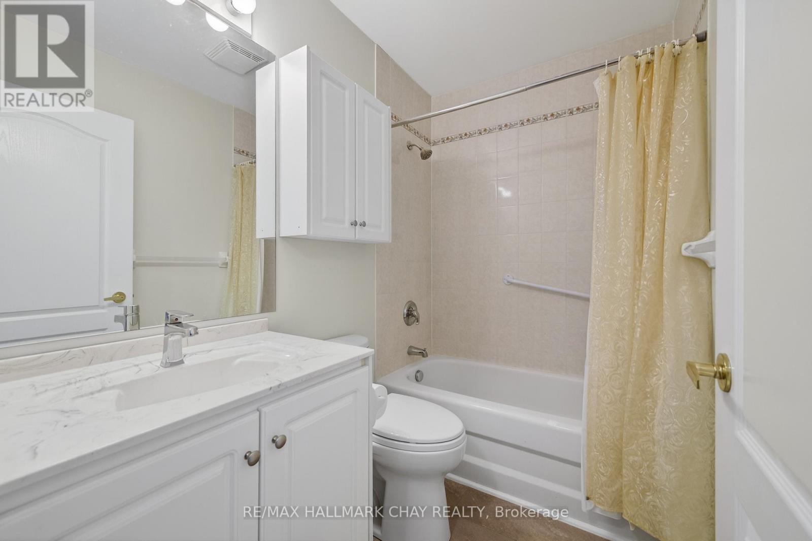#11 275 HURON STREET - 22