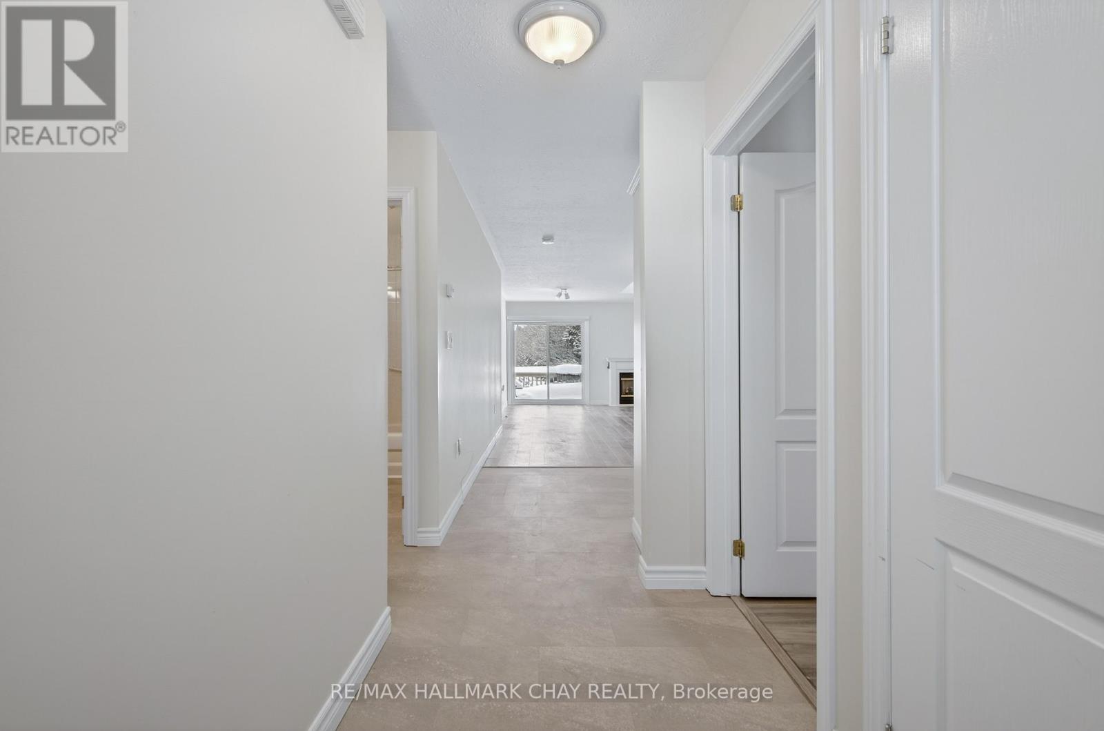#11 275 HURON STREET - 6