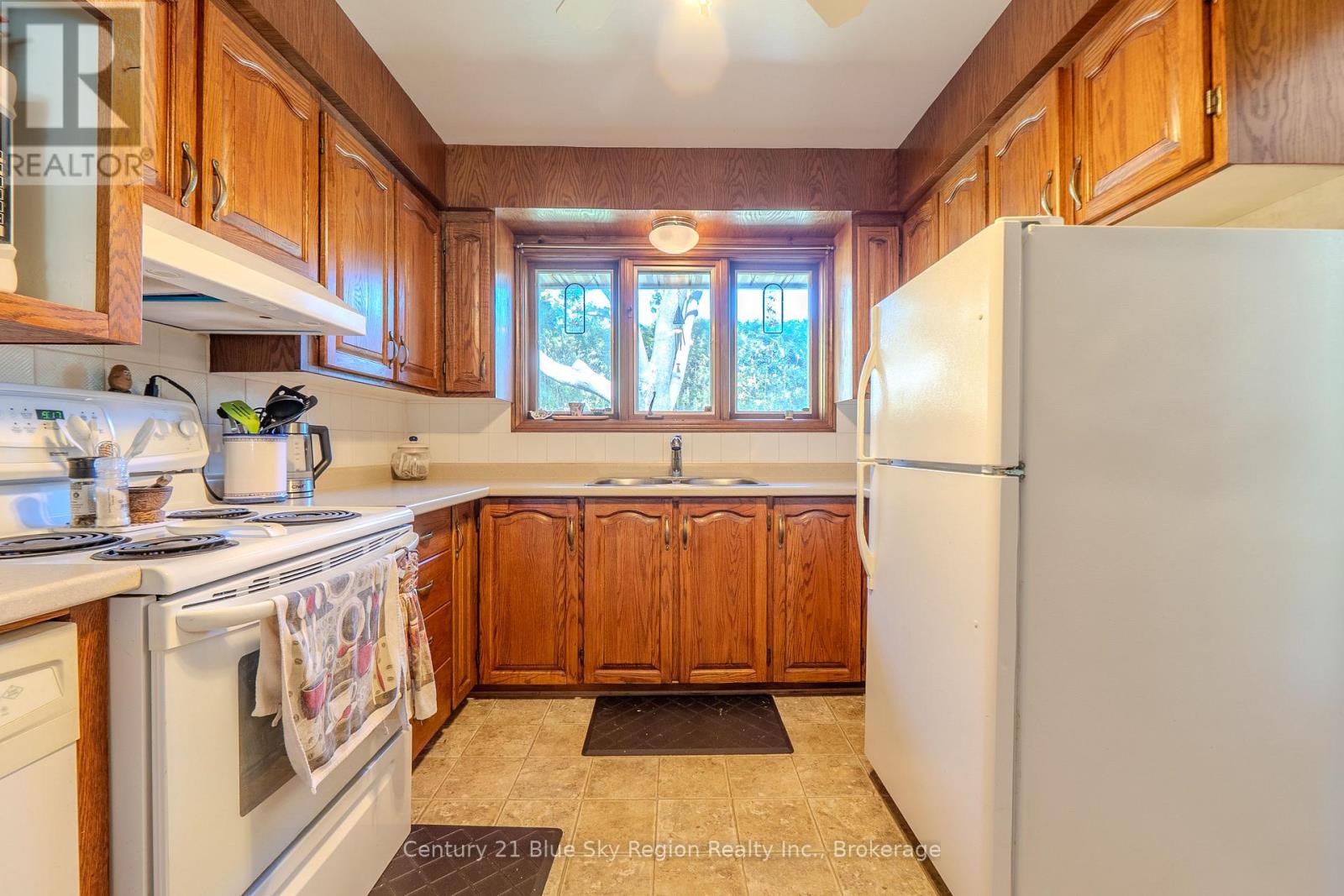 592 BIRCHWOOD ROAD - 10