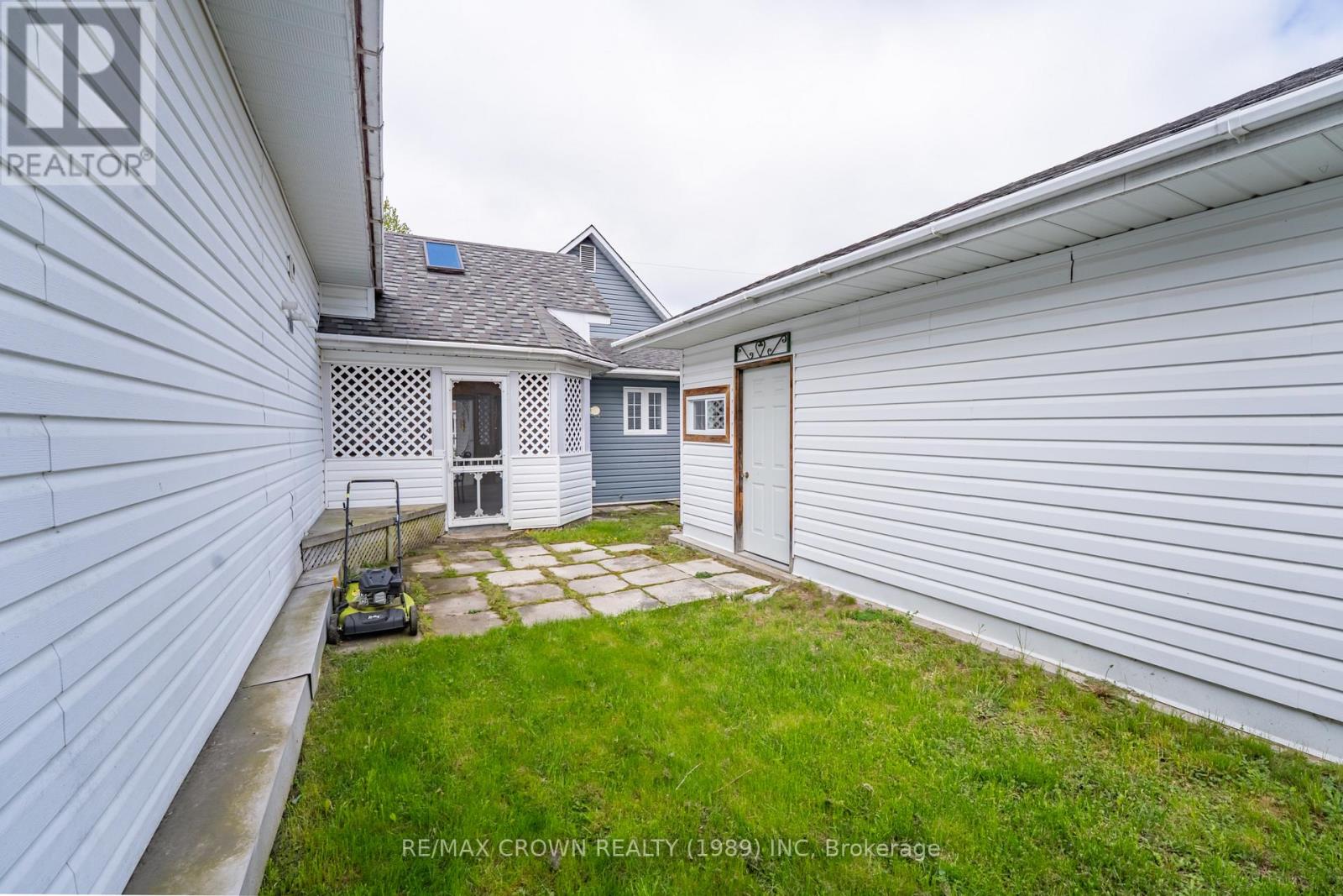 274 BELANGER STREET