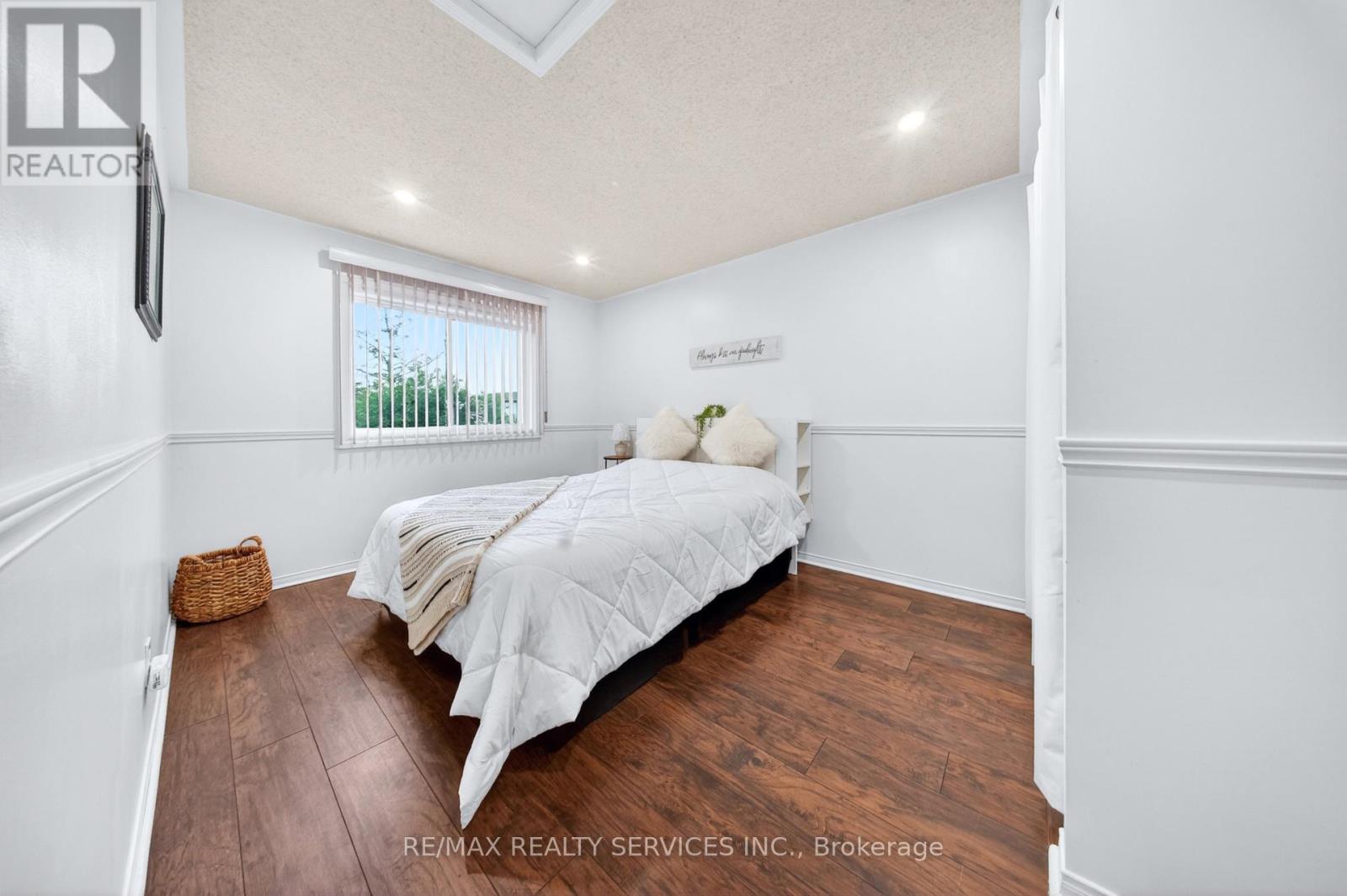 56 NUFFIELD STREET - 24