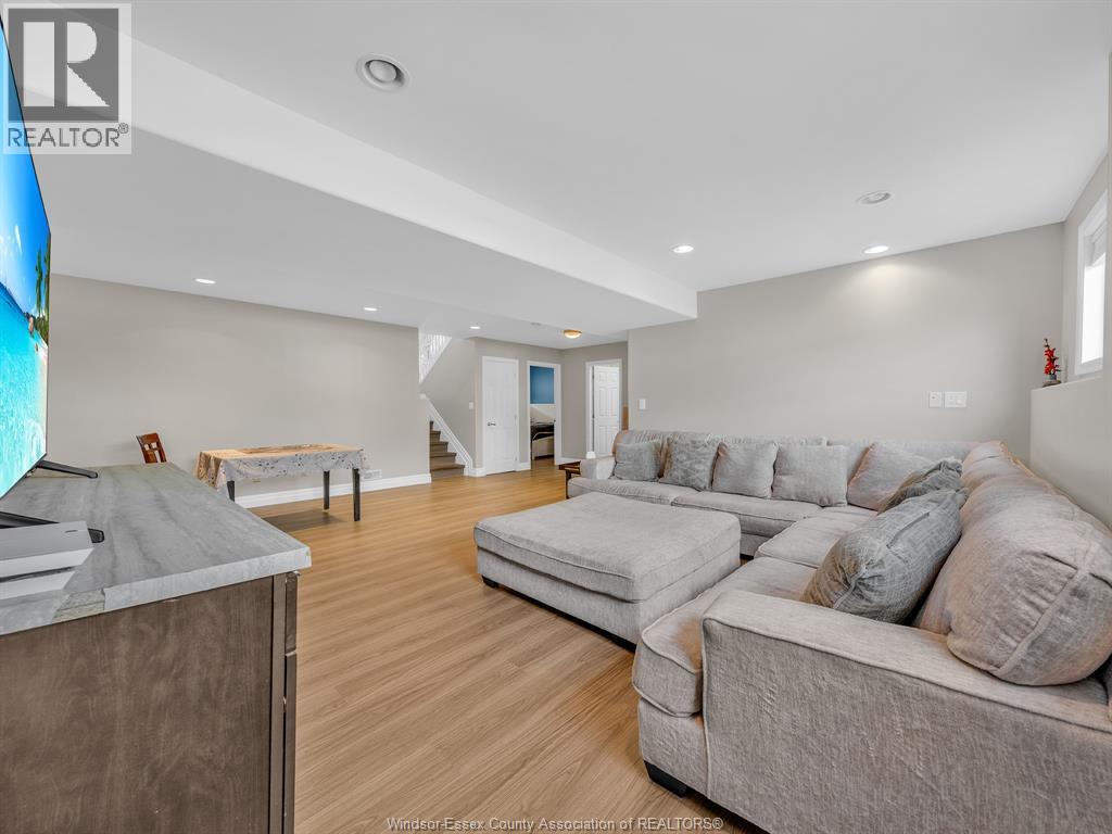 2115 EVERTS - 18