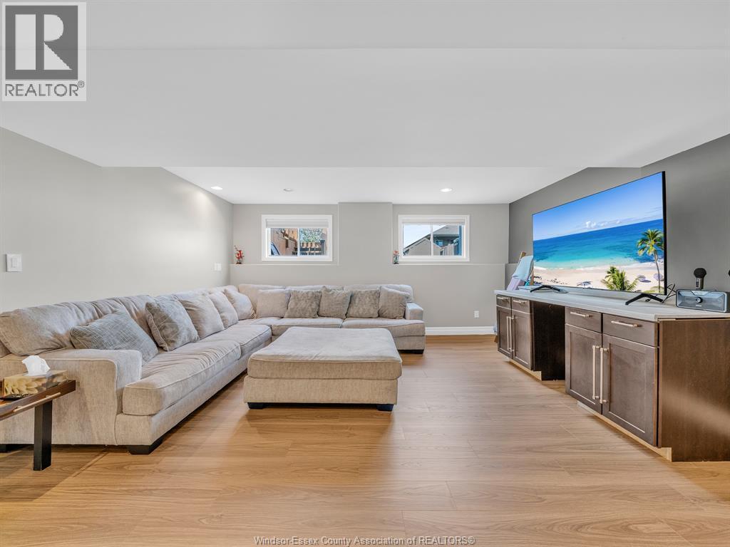 2115 EVERTS - 17