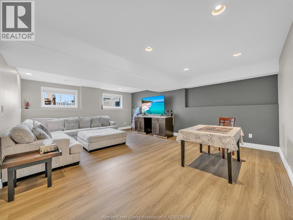 2115 EVERTS - 16