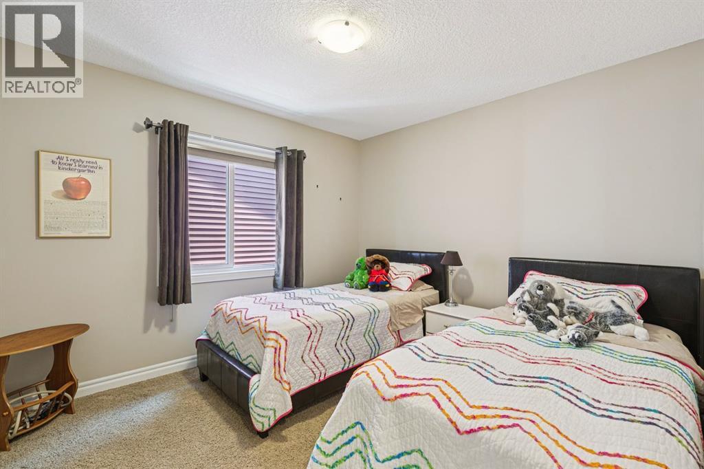 7 Cooperstown Place SW - 38