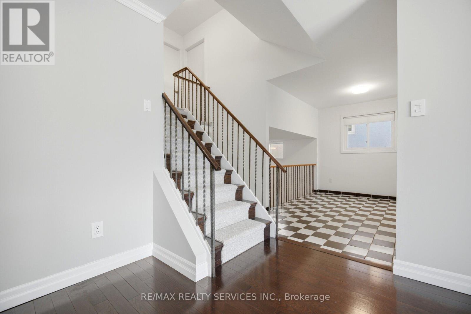 33 HESP DRIVE - 21