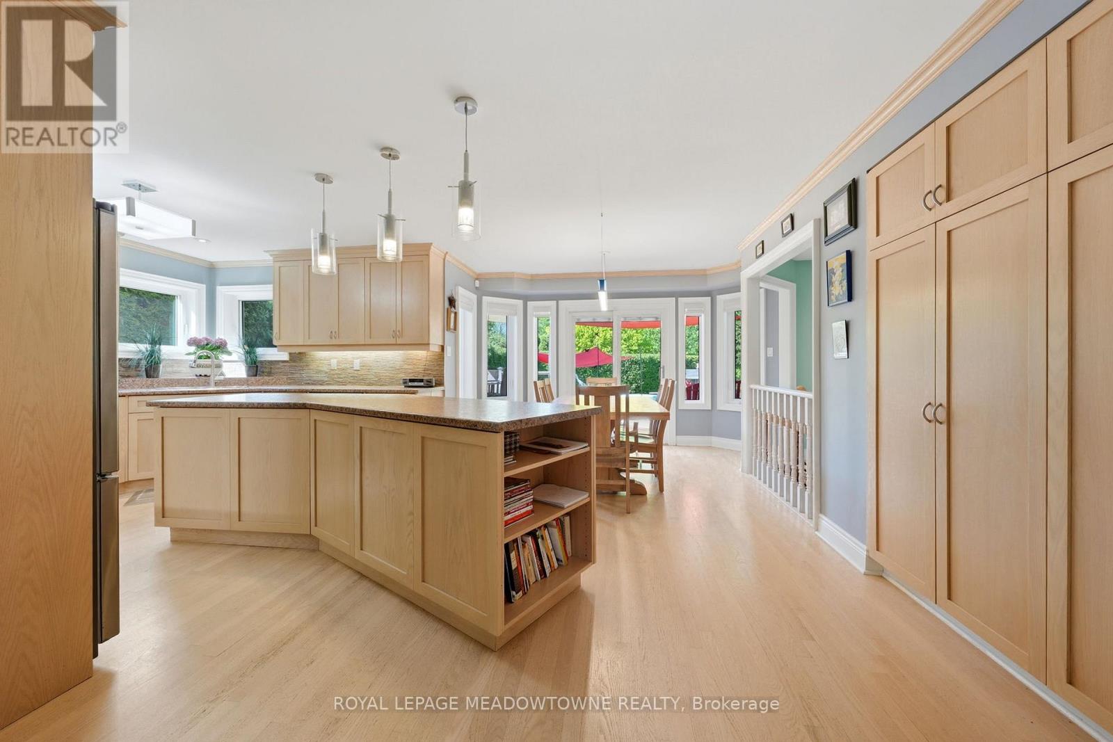 25 GOLLOP CRESCENT - 17