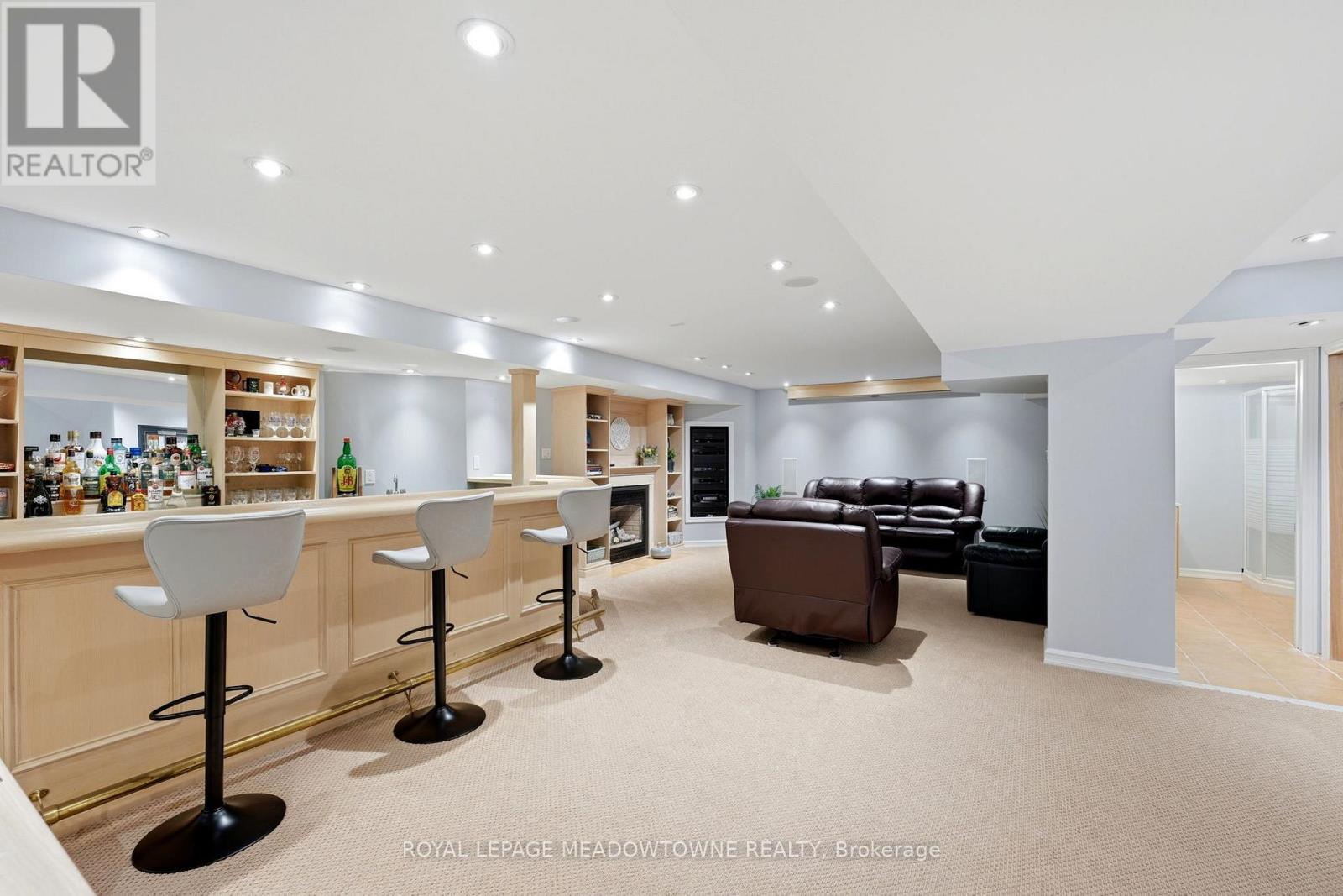 25 GOLLOP CRESCENT - 42