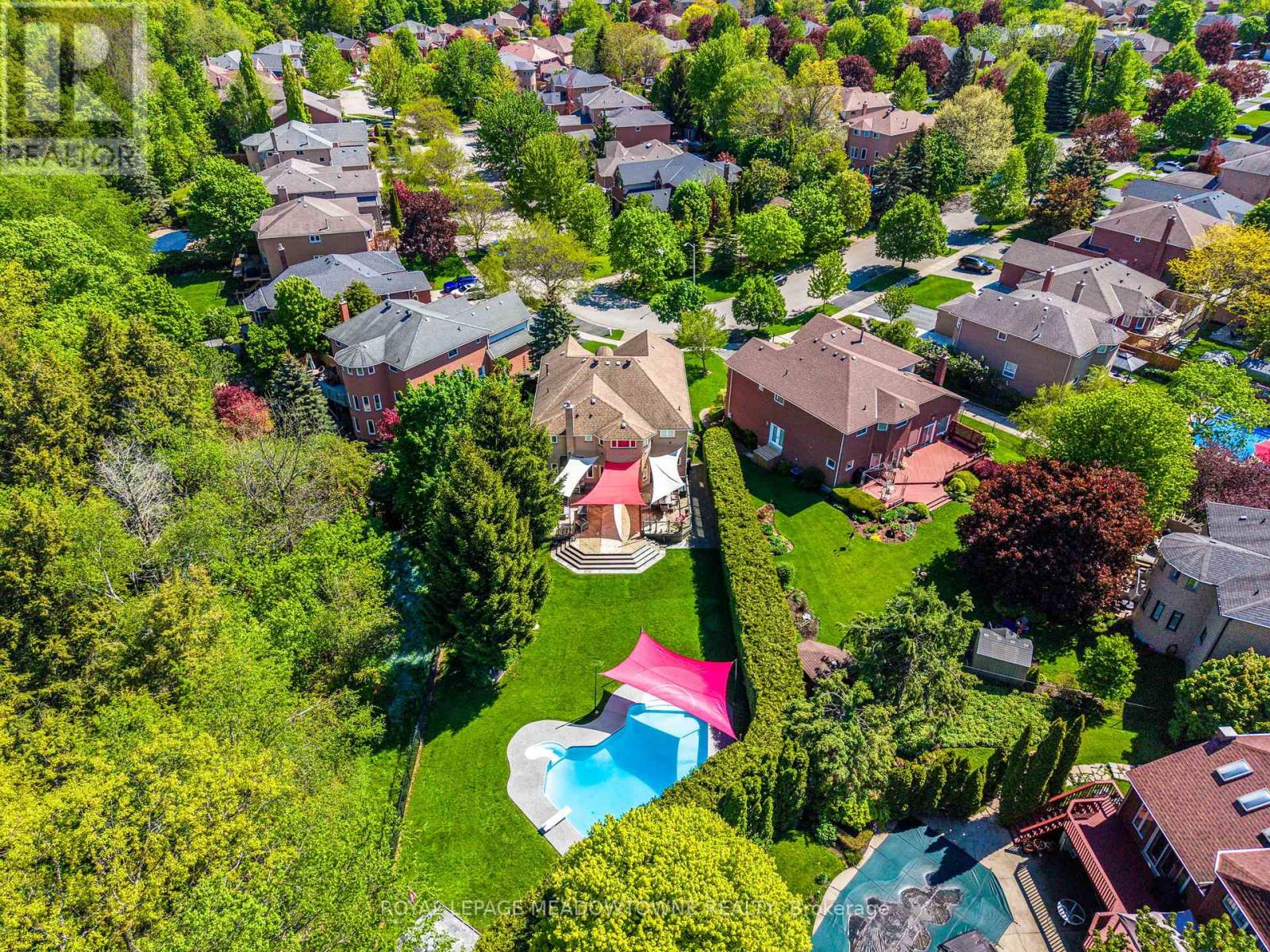 25 GOLLOP CRESCENT - 50