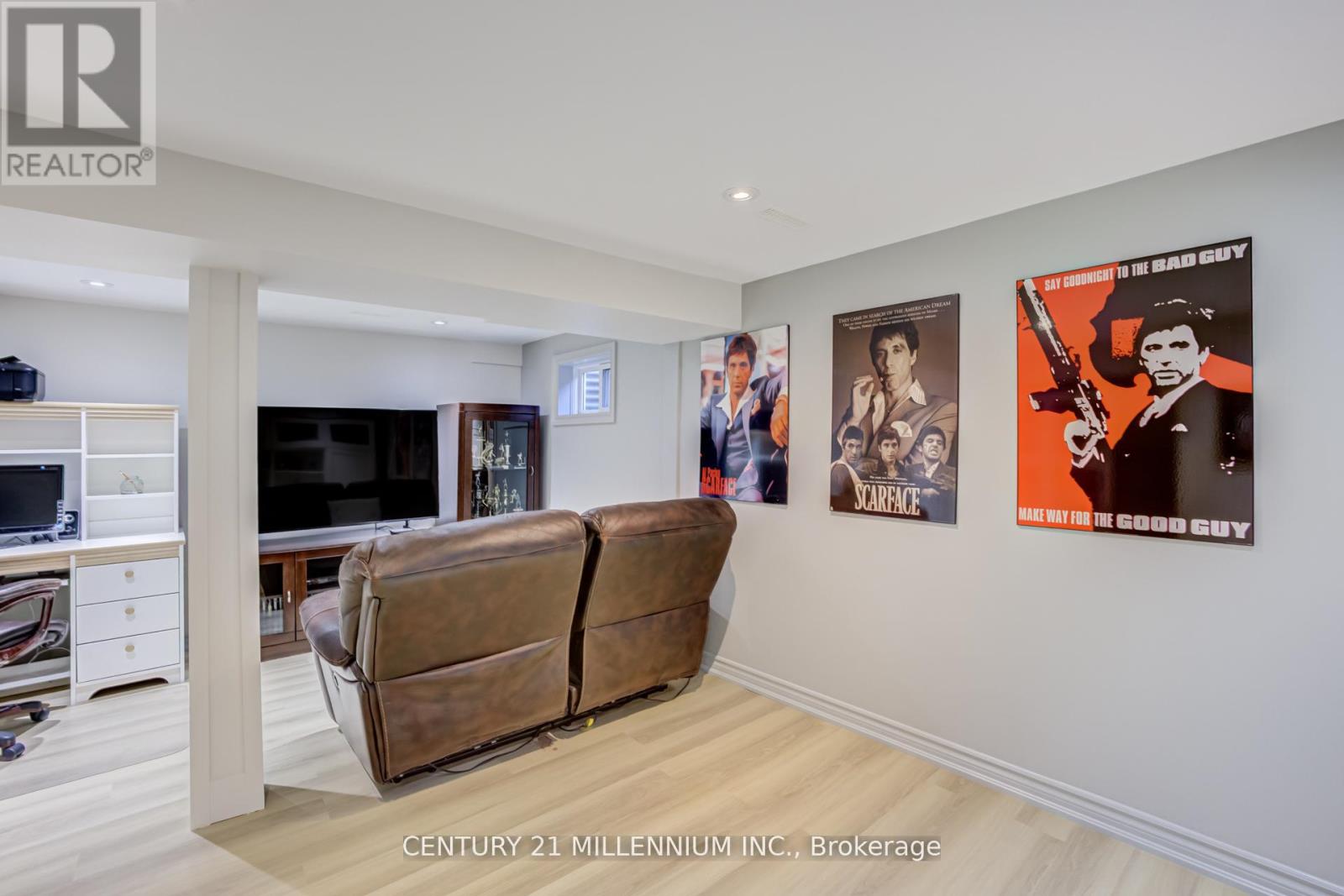 #17 17 CRAIGLEIGH CRESCENT - 21
