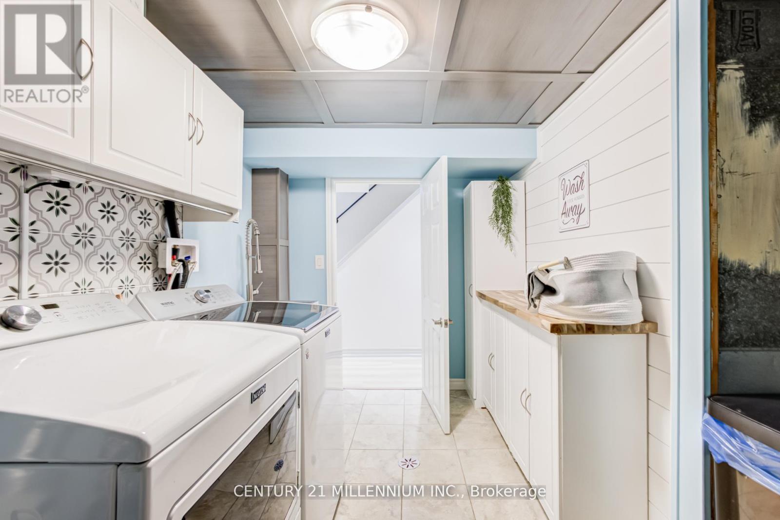 #17 17 CRAIGLEIGH CRESCENT - 22