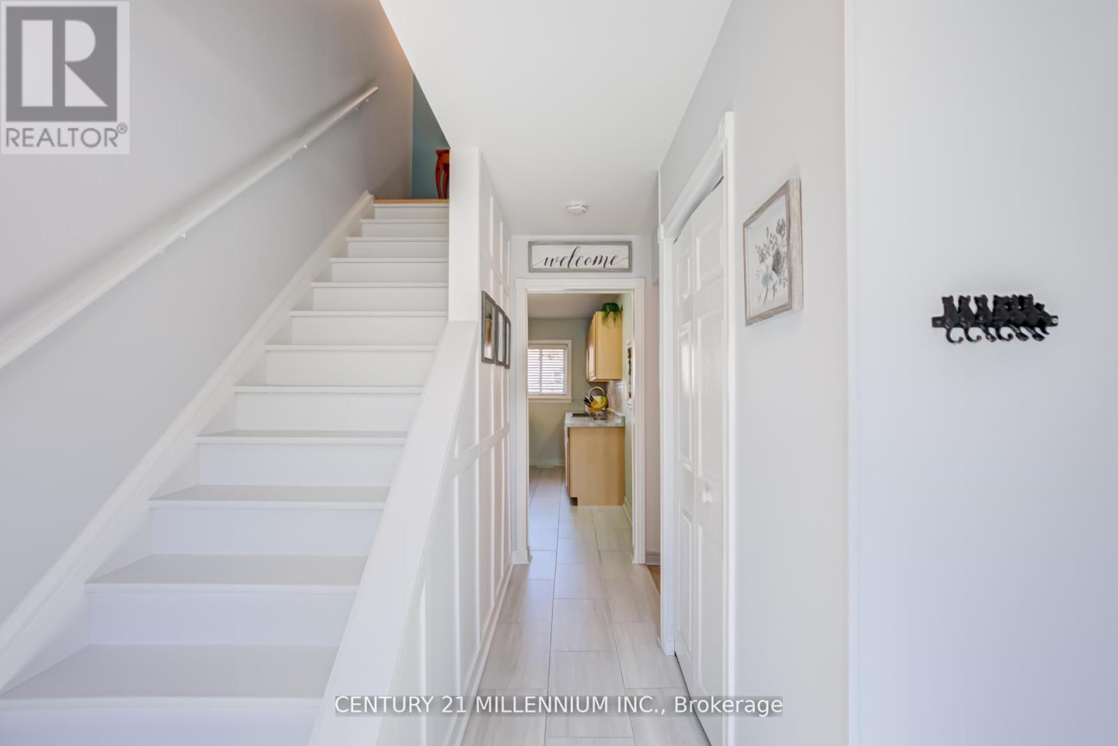 #17 17 CRAIGLEIGH CRESCENT - 4