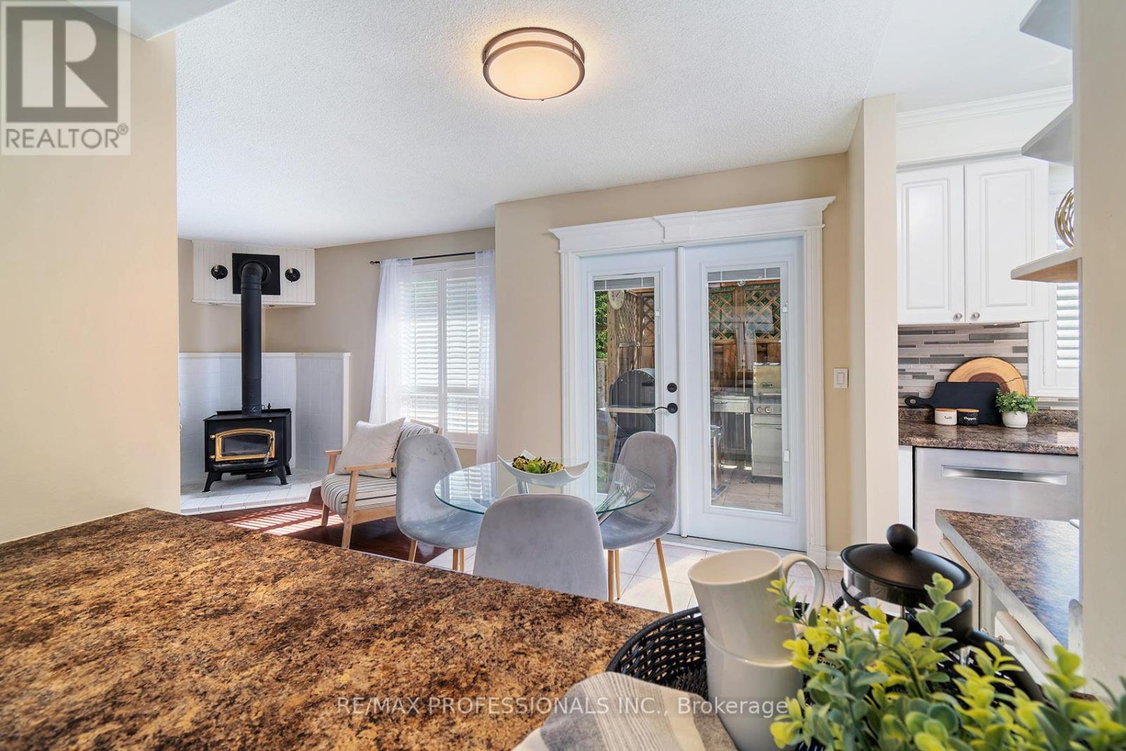 642 ROSEHEATH DRIVE - 14